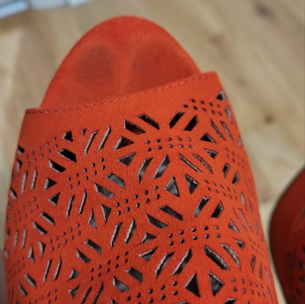 Sandals - Picture 5 of 6